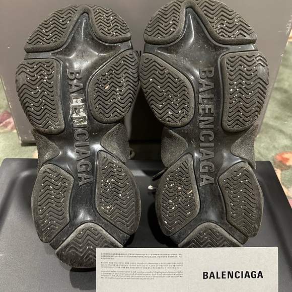 Balenciaga triple s sz34 (not warehouse sale) - Picture 3 of 3